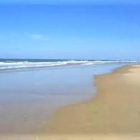 Holiday home 2 Bed - Sleeps 4 - Free Parking - 5 Mins To