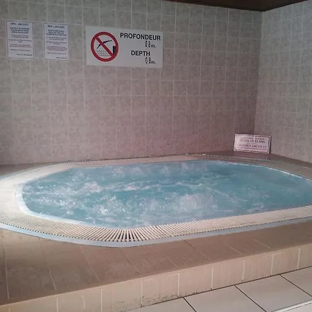 2 Bed - Sleeps 4 - Free Parking - 5 Mins To Saint-Jean-de-Monts