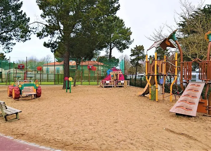 2 Bed - Sleeps 4 - Free Parking - 5 Mins To Hébergement de vacances Saint-Jean-de-Monts